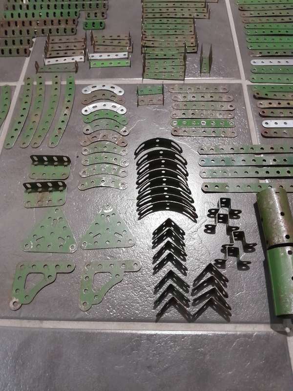 Meccano pieces