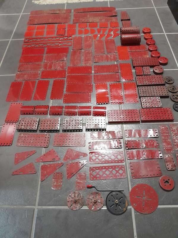 Meccano pieces