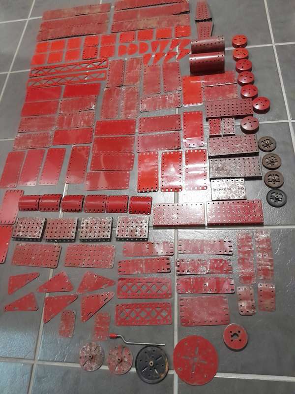 Meccano pieces