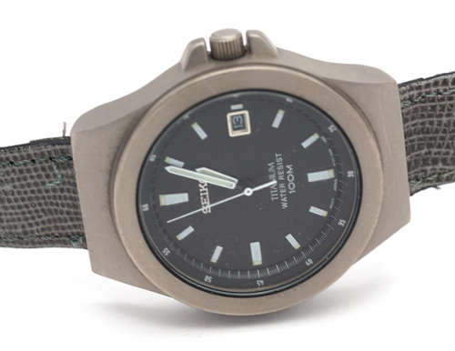 Seiko . Titanium. (Pilots Glow in the dark Luminous Dial)