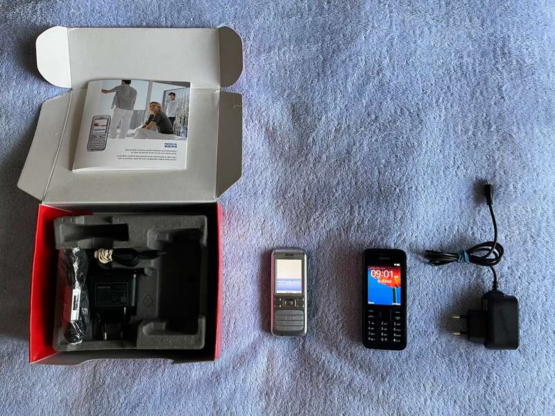 Nokia 220 and 6234