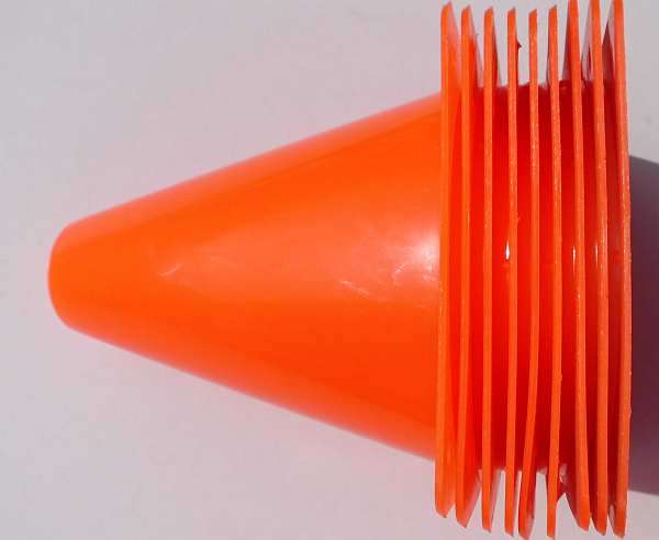 Cones :: 14cm Orange x 5