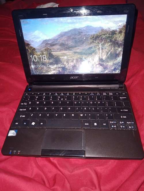 Acer aspire one