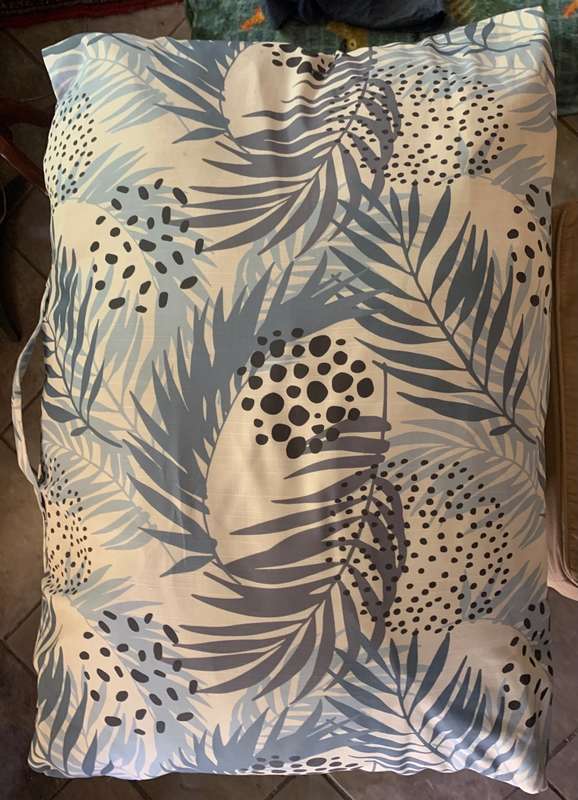 New Hills Large Dog Bed