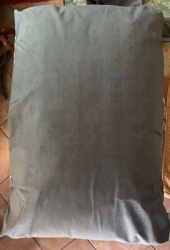 New Hills Large Dog Bed