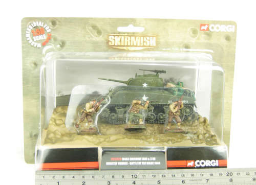 M4A3 Sherman tank & 3 US Infantry figures, US Army