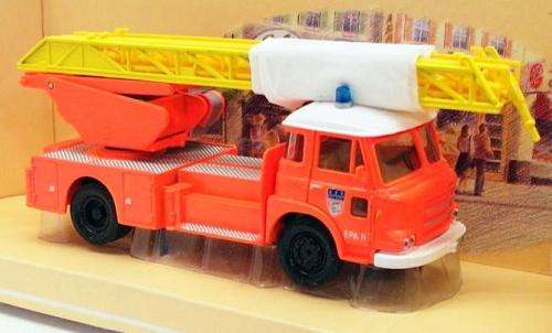 `Fire Engine`  Saviem JL Grande Echelle Sapeurs Seine
