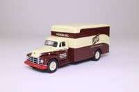 Schlitz Beer Diamond T620, Box Van, (US Road Transport)