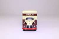 Schlitz Beer Diamond T620, Box Van, (US Road Transport)