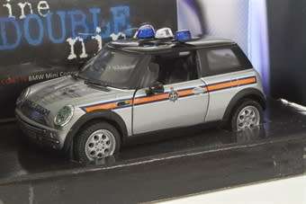 4 x Mini Cooper Police Cars: : "Police cars of the world"