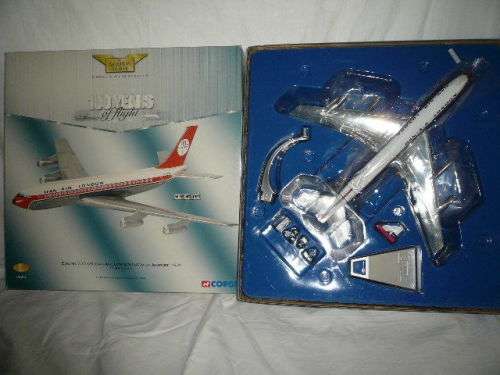Boing 707-321 - Dan-Air, London Gatwick Airport, 1971 scale 1:144