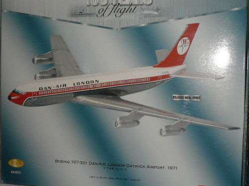 Boing 707-321 - Dan-Air, London Gatwick Airport, 1971 scale 1:144