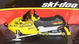 Bombardier Skidoo MXZ700 Snowmobile 2001