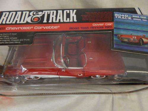 CHEVROLET CORVETTE 1961 RED WHITE FLASH
