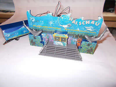 Shark Show Building Kit