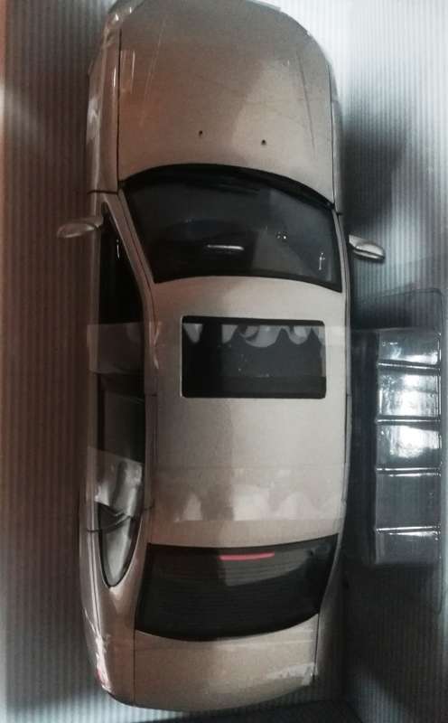 Saturn L300 Sport Sedan (SILVER)