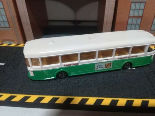 Champs Concorde Model Bus