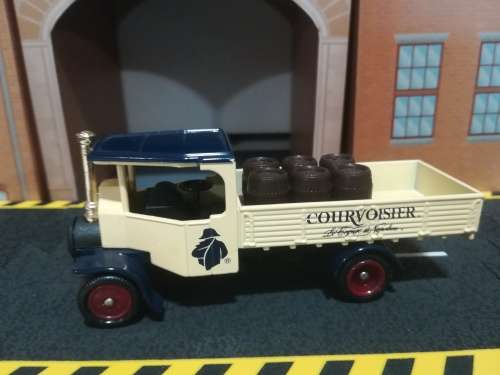 Foden Steam Wagon `COURVOISIER`