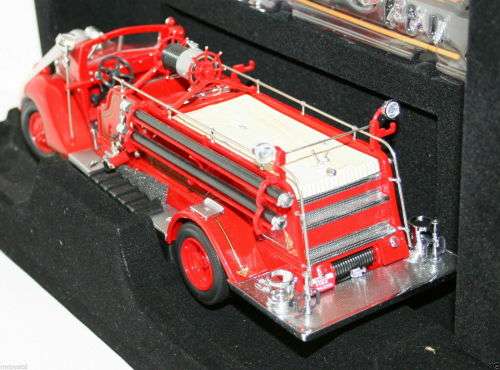 Ford Fire Truck 1938 Red with accessories and 24K coin