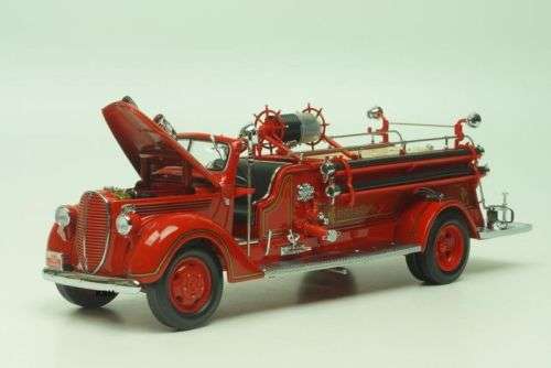 Ford Fire Truck 1938 Red with accessories and 24K coin