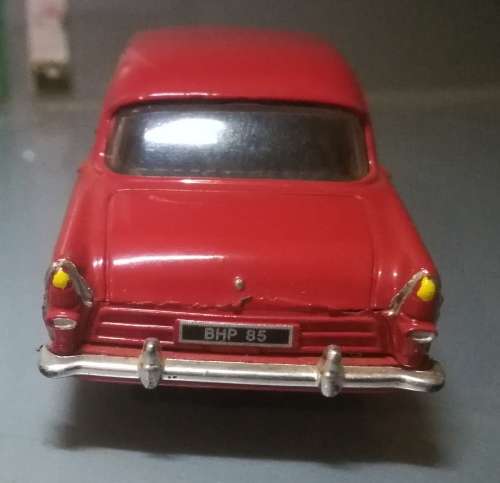 Ford Zephyr Mk2  in Red/Grey