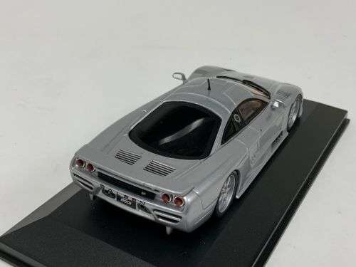 Saleen S7 Metallic Silver