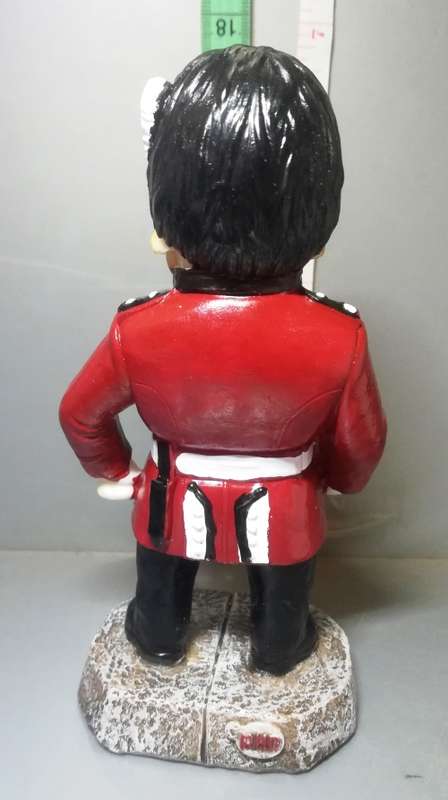 Scot`s Guard Collectable Dog