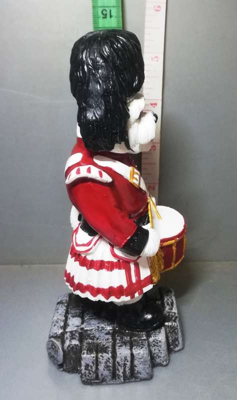 Scot`s Side Drummer Collectable Dog