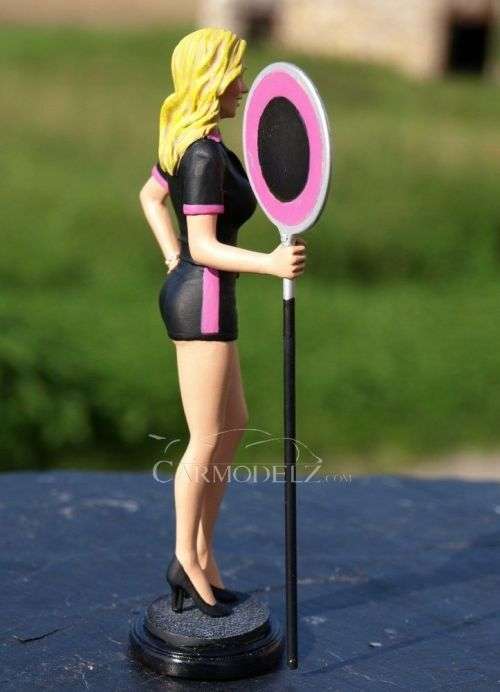 Grid Girl blonde