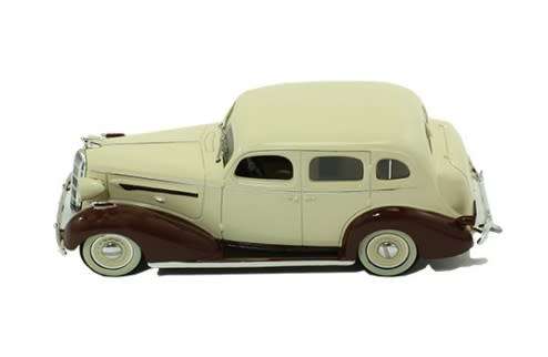 Buick Series 40 Special 1936, beige/brown