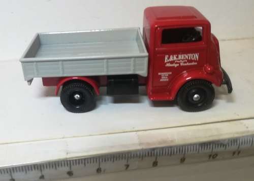 Fordson 7v Truck, E & K Benton