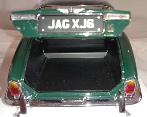 Jaguar XJ6 Series I 4.2 Racing Green 1971