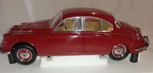 1967 Daimler 250 V8 RHD, Regency Maroon