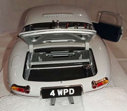 Jaguar E-Type Lightweight Coombs  4WP #47 Grey