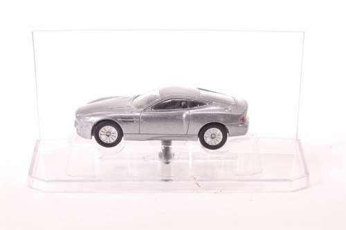 2pc Die Another Day Gift Set with figures