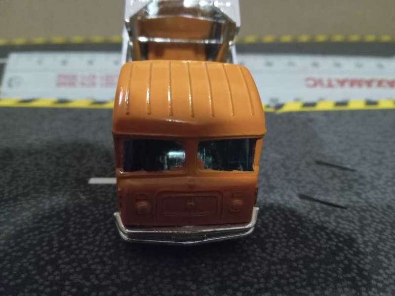 Husky Diecast Garbage Truck