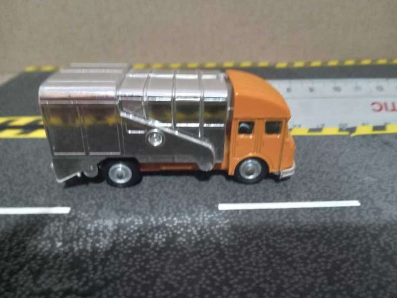 Husky Diecast Garbage Truck