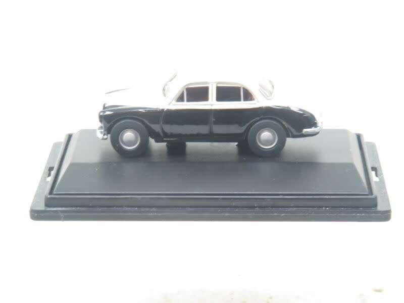 MG Z Ivory Black