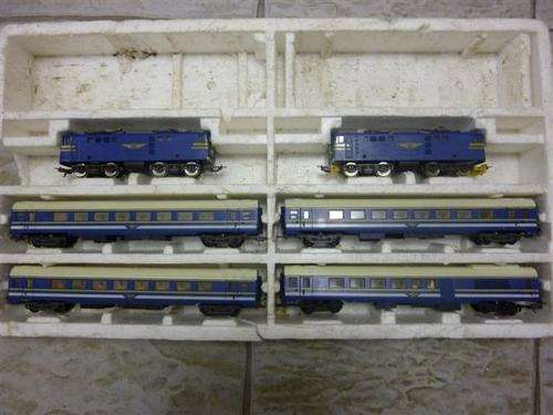 HO MODEL TRAINS