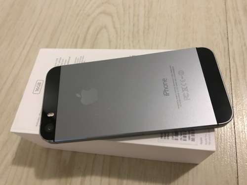Apple iPhone 5s 16GB - Space Gray