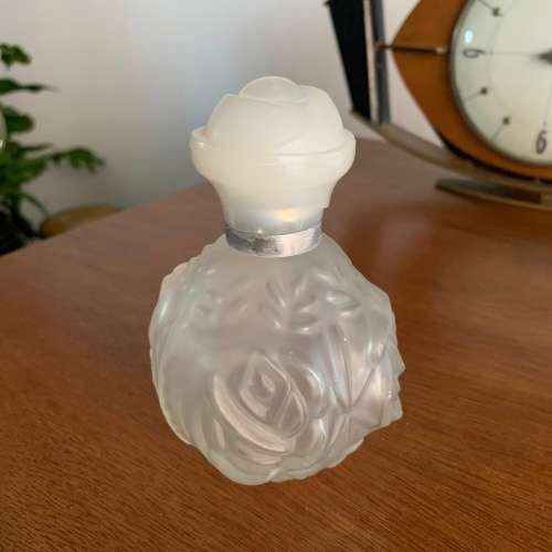 Lot of 11 perfume bottles
