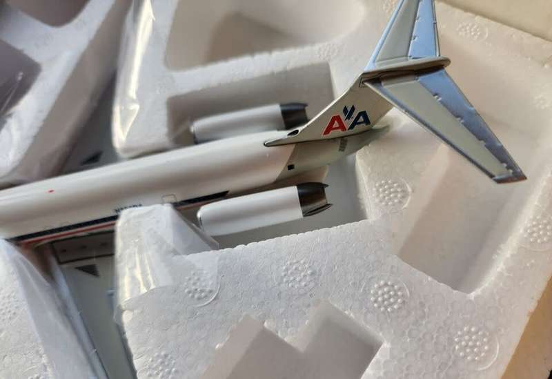 JET-X - MCDONNELL DOUGLAS MD82 - AMERICAN AIRLINES - SCALE 1/200