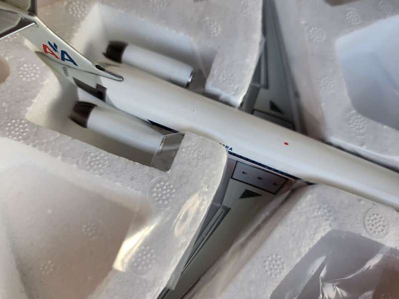 JET-X - MCDONNELL DOUGLAS MD82 - AMERICAN AIRLINES - SCALE 1/200