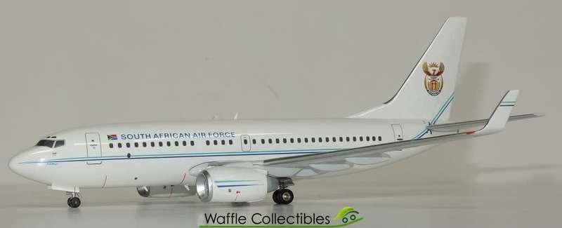 South African Air Force 737-700 ZS-RSA 1:200 Inflight IF737001