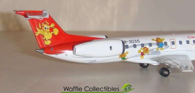 Aviation200 Grand China Express ERJ-145LI 1:200
