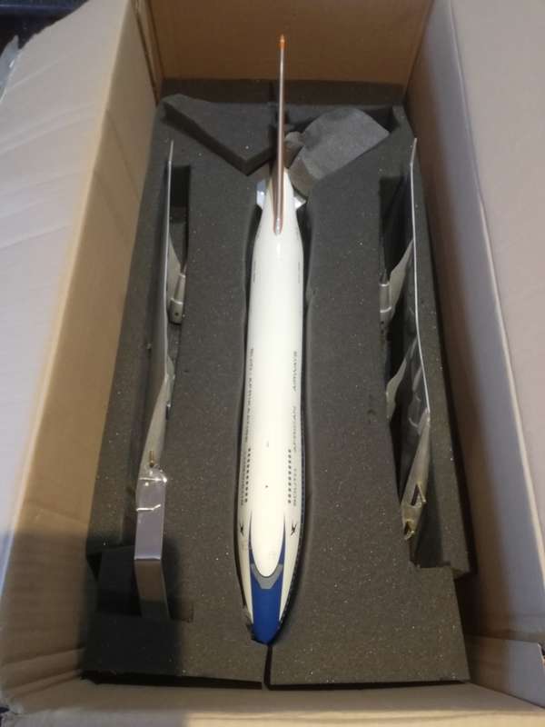 1:100 display model south african airways b747sp ZS-SPF