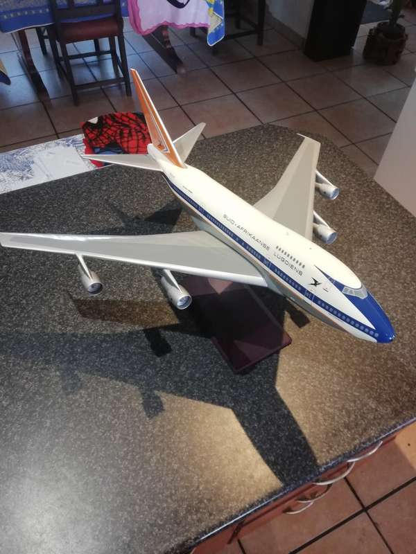 1:100 display model south african airways b747sp ZS-SPF