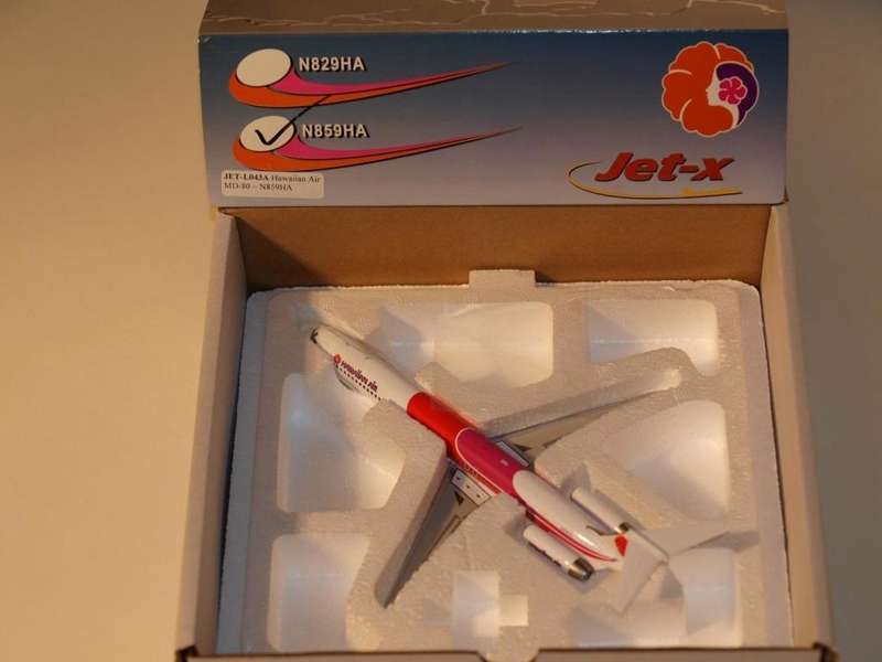 JET-X HAWAIIAN AIR MD-80 1:200 SCALE DIECAST MODEL