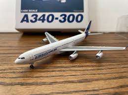 2005 Dragon Wings 1:400 Diecast AIRBUS A340-300 House Colors 55798