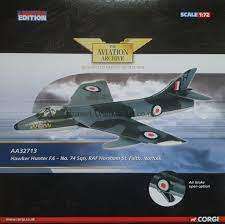 CORGI HAWKER HUNTER 1:72 AA32713